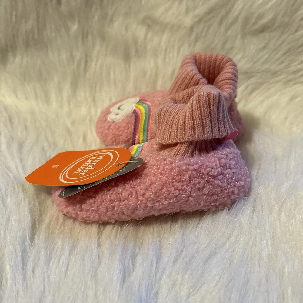 Wonder Nation Slippers Girl's Size‎ 6 Pink Fuzzy Rainbow Bootie Shoes NEW